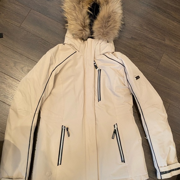 Descente Ski Jacket - Picture 13 of 16
